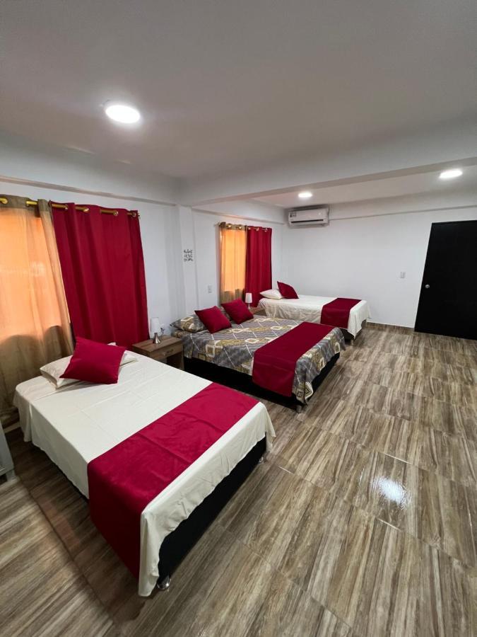 Posada Villa Bryan Rocky Point エクステリア 写真